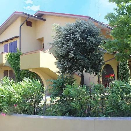 Apartmanhotel Amanda Trilocali 3*