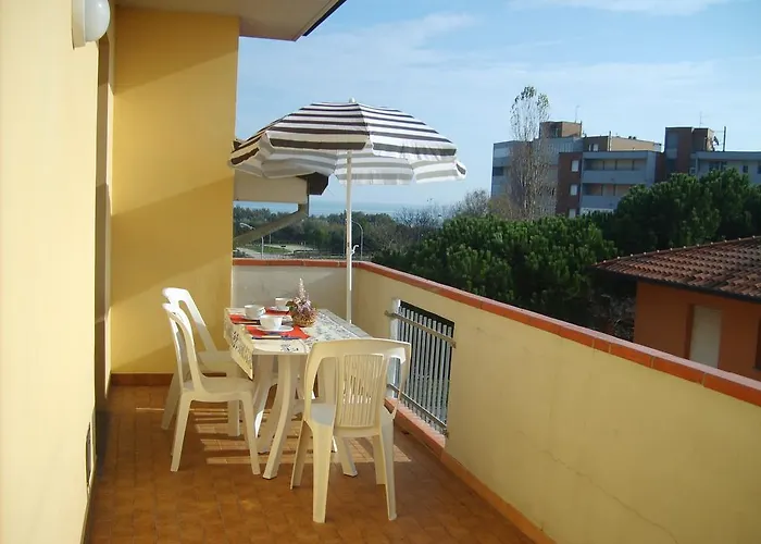 Aparthotel Amanda Trilocali 3*